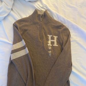 Tommy Hill figure sweater